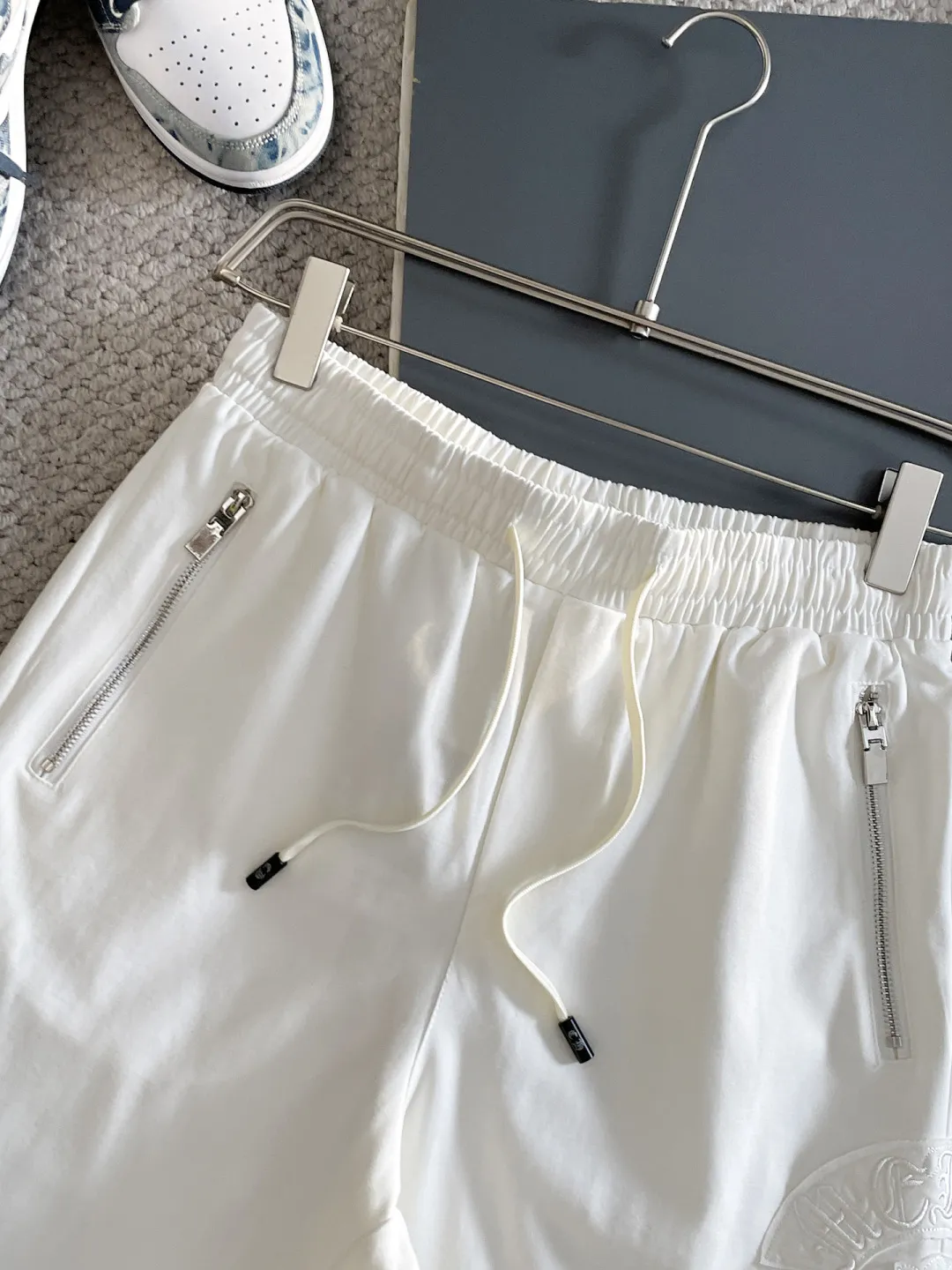 New Arrival ， ， logo。 ， ， ， ， Breathable， ， ：White Black Gray Sizes：M-4XL